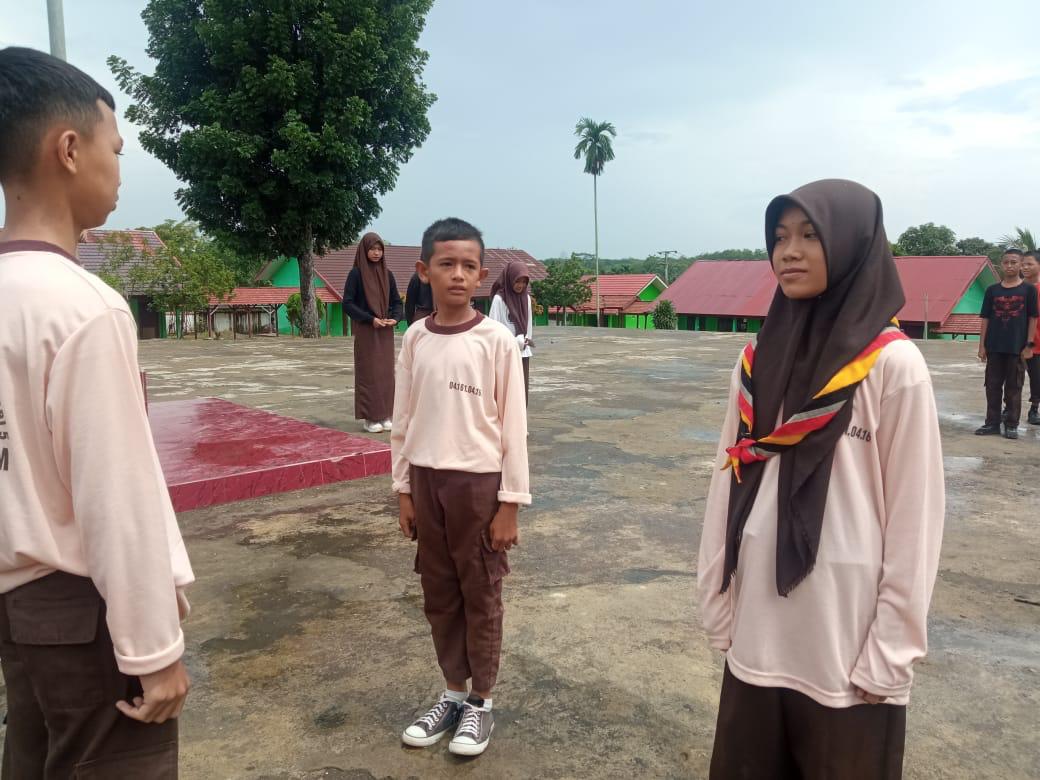 Latihan rutin pramuka smpn 05 llg